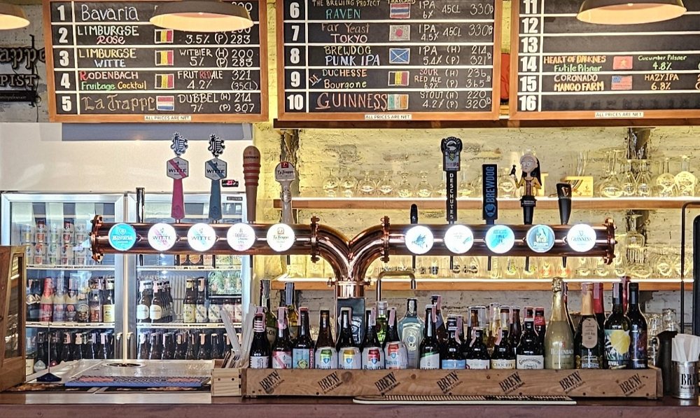 Cosy bar with extra cold draft beers