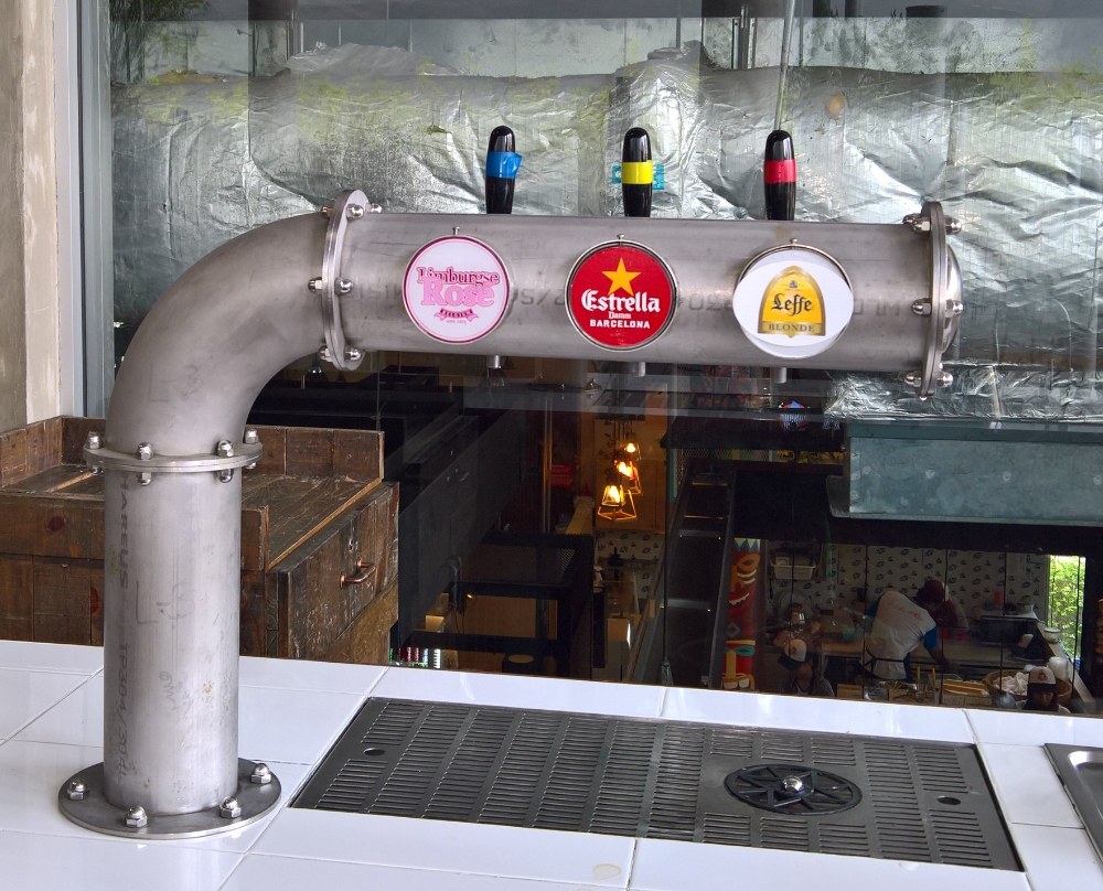 Rustic beer tower 3 taps